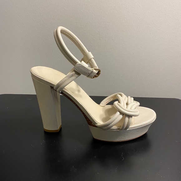 GUCCI KNOTTED LEATHER PLATFORM SANDALS - Picture 2 of 5